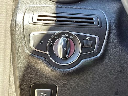 Used 2021 Mercedes-Benz GLC 300 image 28