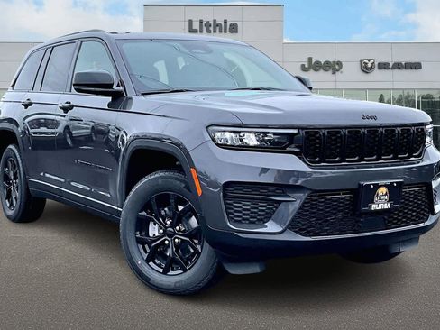 New 2025 Jeep Grand Cherokee Altitude image 27