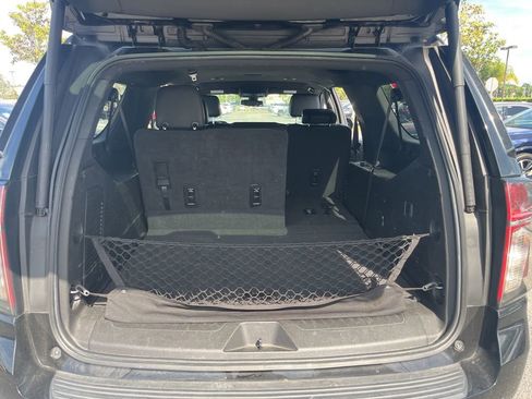 Used 2022 Chevrolet Suburban LT image 5