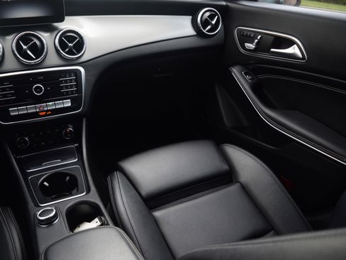 Used 2019 Mercedes-Benz CLA 250 image 14