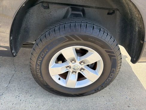 Used 2021 RAM 1500 Classic SLT image 8