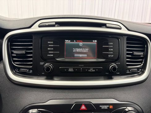 Used 2017 Kia Sorento AWD image 28
