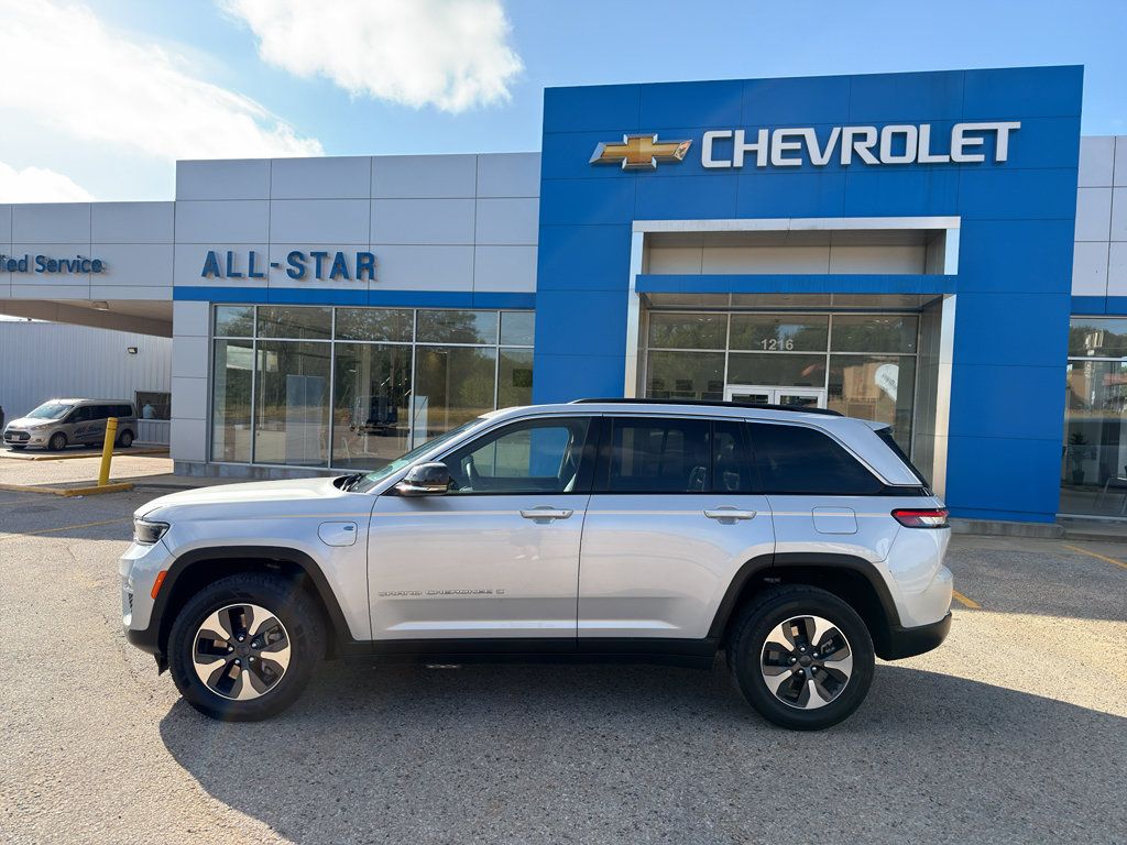Used 2024 Jeep Grand Cherokee Limited 4xe AWD/4WD image 4