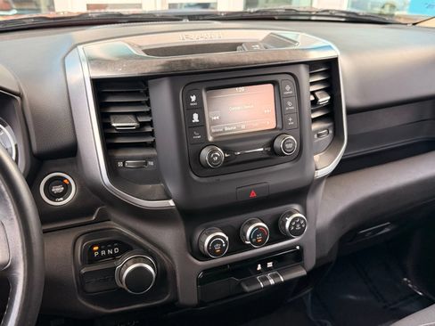 Used 2019 RAM 1500 Big Horn RWD image 39