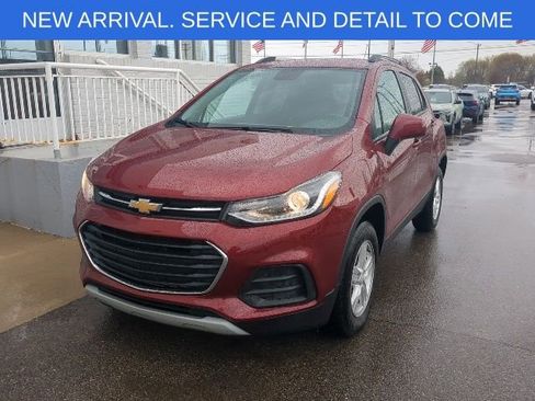 Used 2022 Chevrolet Trax LT w/ LT Convenience Package image 1