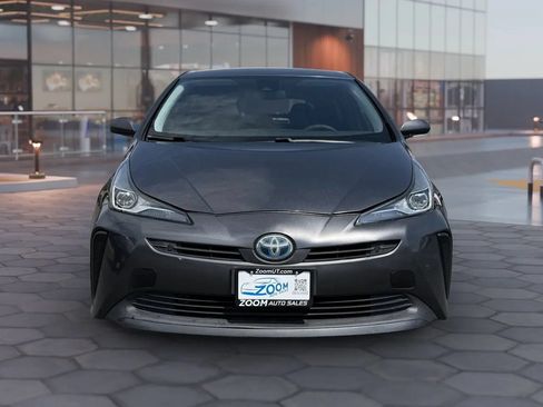 Used 2019 Toyota Prius LE w/ Carpet Mat Package FWD image 2
