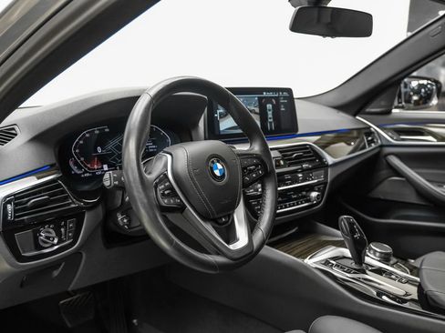 Used 2023 BMW 530i w/ Premium Package RWD image 7
