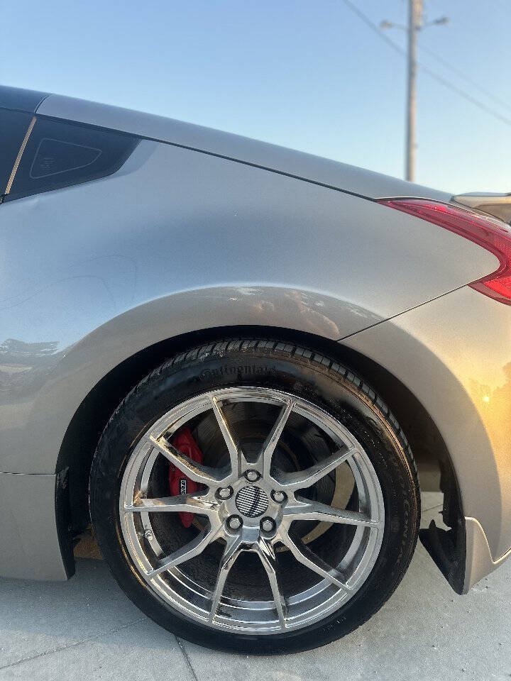 Used 2009 Nissan 370Z Coupe RWD image 14