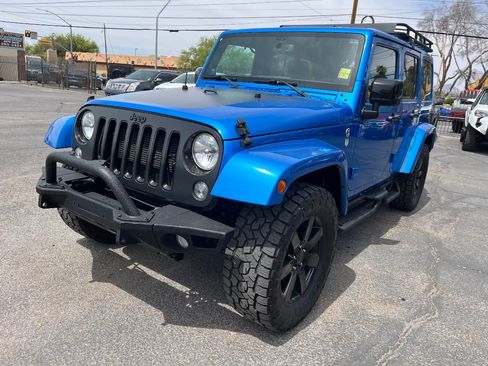 Used 2014 Jeep Wrangler Unlimited Sahara AWD/4WD image 7