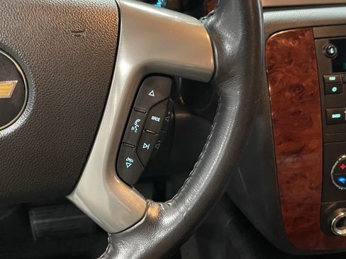 Used 2011 Chevrolet Suburban LT AWD/4WD image 21