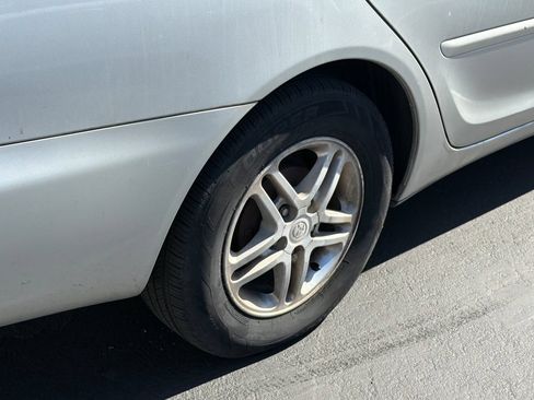 Used 2005 Toyota Camry LE FWD image 4