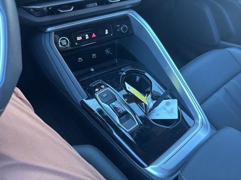 Used 2025 Audi Q5 2.0T Premium w/ Convenience Package image 7