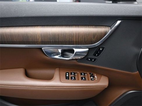Certified 2025 Volvo V90 B6 Cross Country Plus image 20