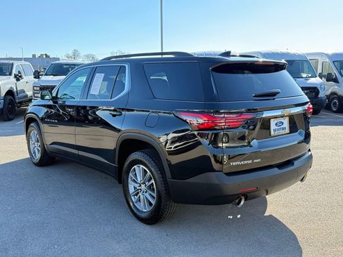 Used 2022 Chevrolet Traverse LT image 38