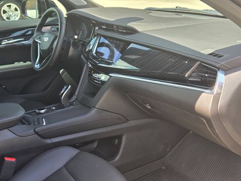 Used 2022 Cadillac XT6 Premium Luxury w/ Technology Package FWD image 29