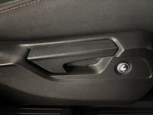 Used 2025 Honda Pilot Sport image 17