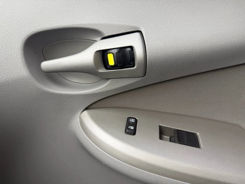 Used 2013 Toyota Corolla LE Special Edition image 21