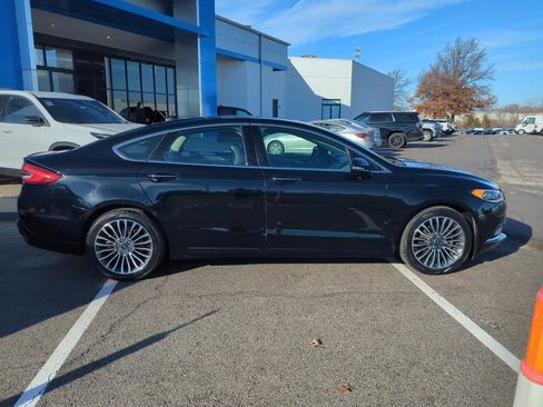 Used 2017 Ford Fusion SE image 8