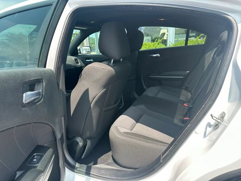 Used 2022 Dodge Charger SXT RWD image 11