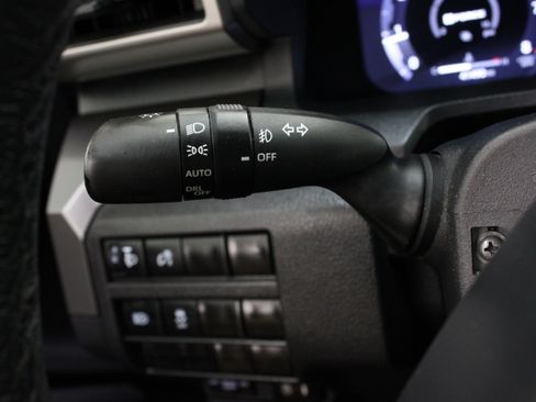 Used 2024 Toyota Tacoma TRD Sport AWD/4WD image 25