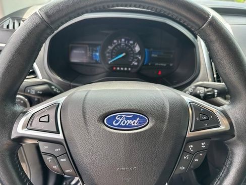 Certified 2022 Ford Edge Titanium AWD/4WD image 38