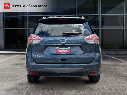 Used 2016 Nissan Rogue S w/ Appearance Package FWD image 9