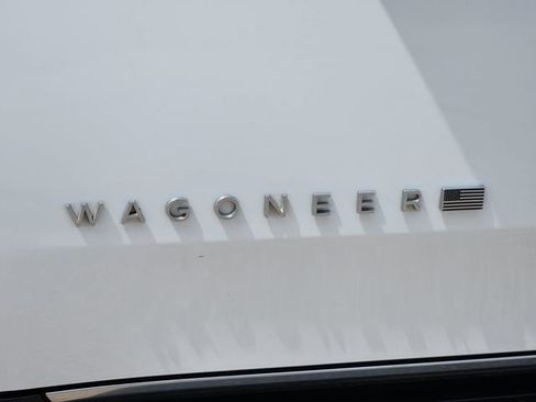Certified 2024 Jeep Wagoneer L Series II RWD image 11