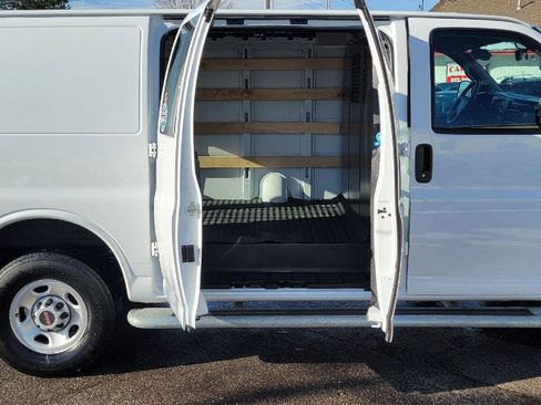 Used 2024 GMC Savana 2500 w/ Driver Convenience Package image 29
