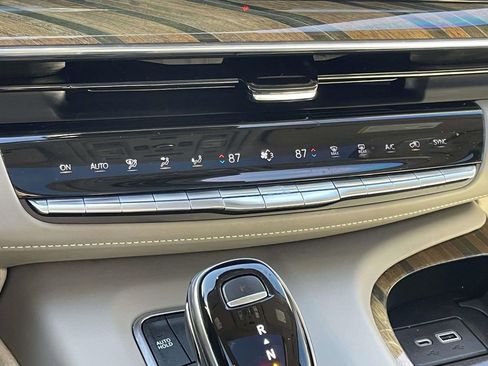 Used 2022 Cadillac Escalade Sport Platinum image 30