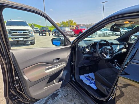 Used 2020 Nissan Kicks SV FWD image 11