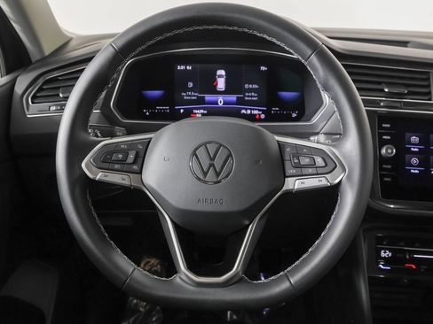 Used 2023 Volkswagen Tiguan SE AWD/4WD image 26