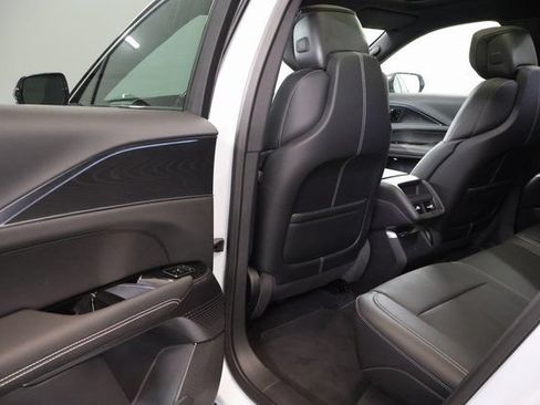 New 2026 Cadillac Lyriq Luxury AWD/4WD image 9
