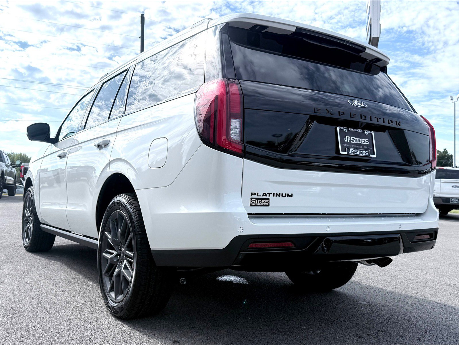 New 2027 Ford Expedition Platinum w/ Stealth Appearance Package AWD/4WD image 7
