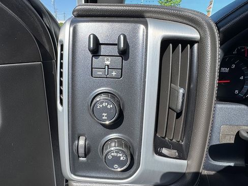 Used 2019 GMC Sierra 2500 SLE AWD/4WD image 17
