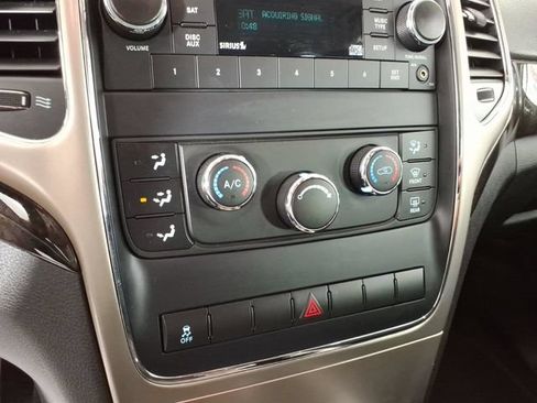 Used 2012 Jeep Grand Cherokee Laredo w/ Laredo E Group AWD/4WD image 20