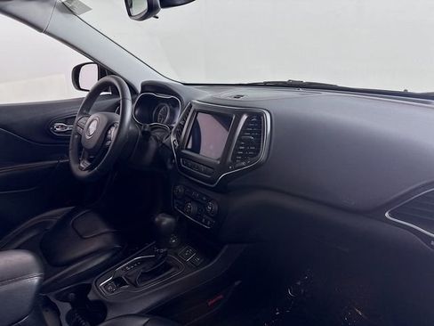 Used 2020 Jeep Cherokee Trailhawk w/ Technology Group image 27