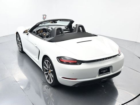 Used 2018 Porsche 718 Boxster image 39
