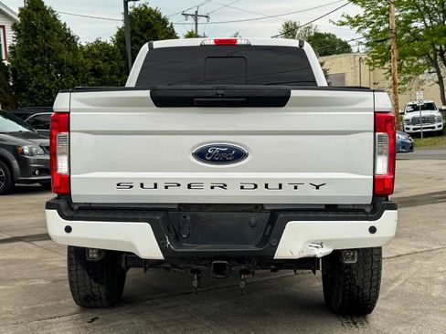 Used 2017 Ford F250 XLT w/ XLT Value Package AWD/4WD image 4