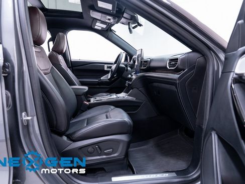 Used 2023 Ford Explorer Platinum w/ Technology Package image 53