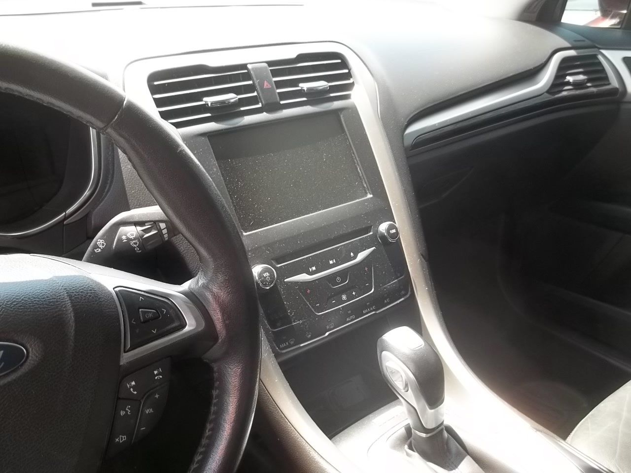 Used 2015 Ford Fusion SE w/ Equipment Group 202A FWD image 7