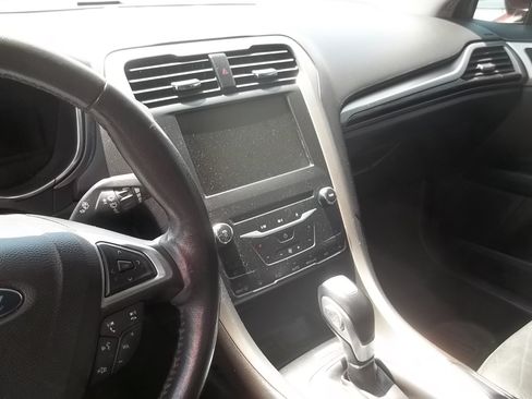 Used 2015 Ford Fusion SE w/ Equipment Group 202A FWD image 7