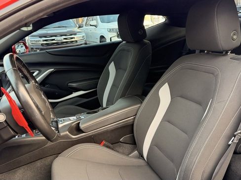 Used 2021 Chevrolet Camaro LT image 7