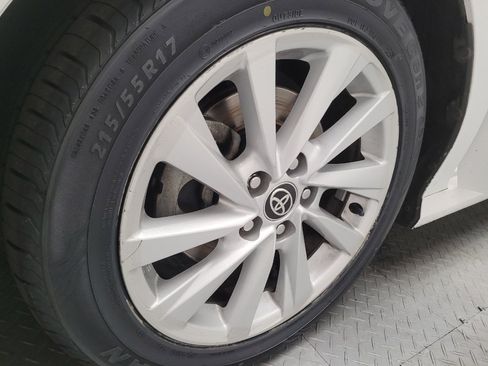 Used 2022 Toyota Camry LE FWD image 31