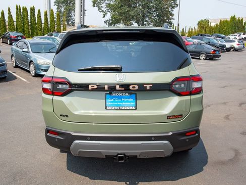 New 2026 Honda Pilot TrailSport image 7