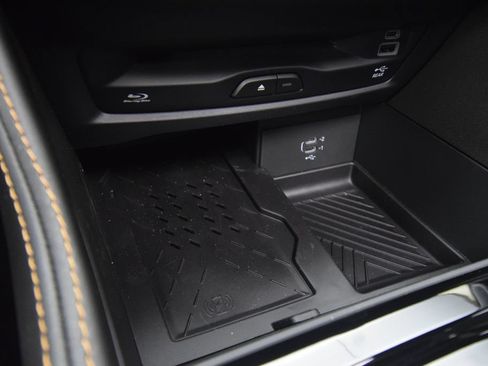 New 2027 Chrysler Pacifica Pinnacle FWD image 26