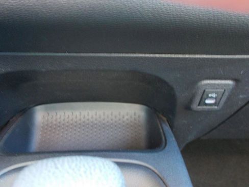 Used 2025 Toyota Corolla LE image 20