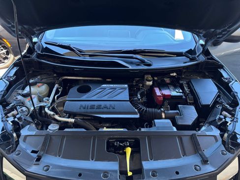 Used 2025 Nissan Rogue SV FWD image 33