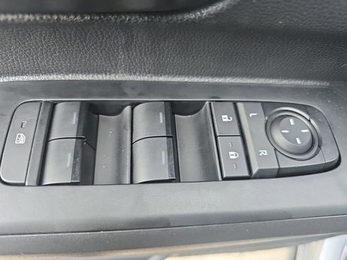 Used 2025 Toyota Tacoma SR5 image 27