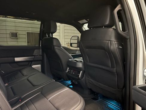 Used 2025 Ford F450 Platinum AWD/4WD image 28