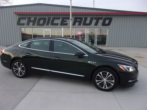 Used 2017 Buick LaCrosse Premium image 2